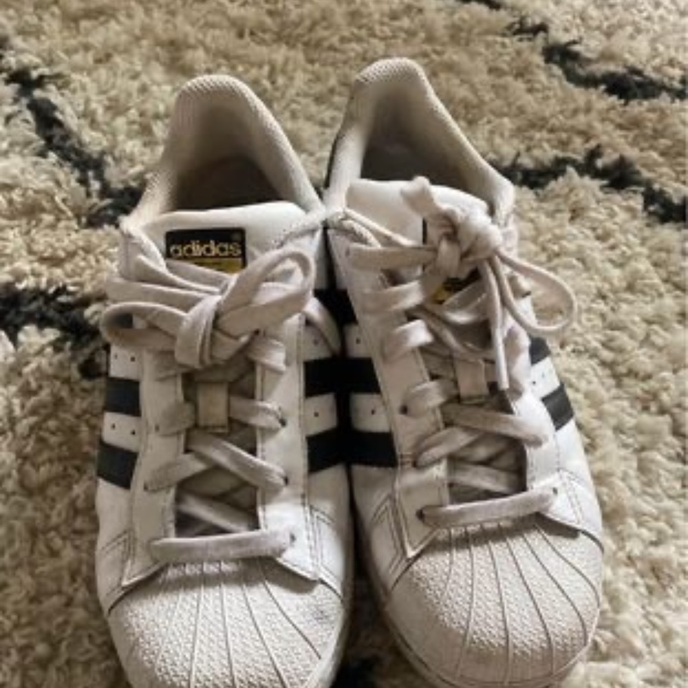 Women’s Adidas Superstar